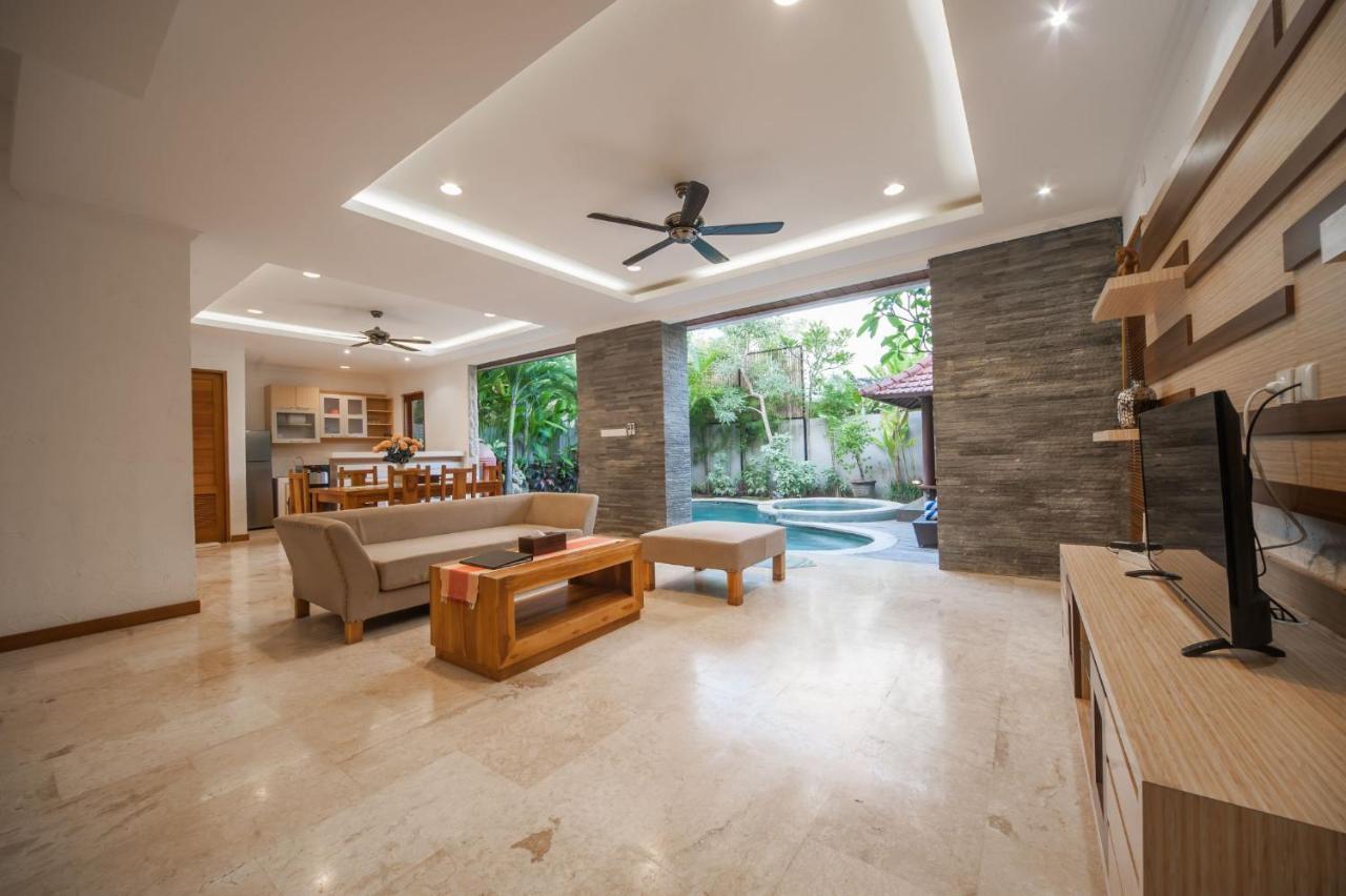 Villa Suzuki 2 Seminyak ภายนอก รูปภาพ